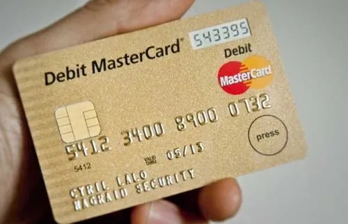 用信用卡为什么债务越滚越多？使用信用卡时要注意什么？